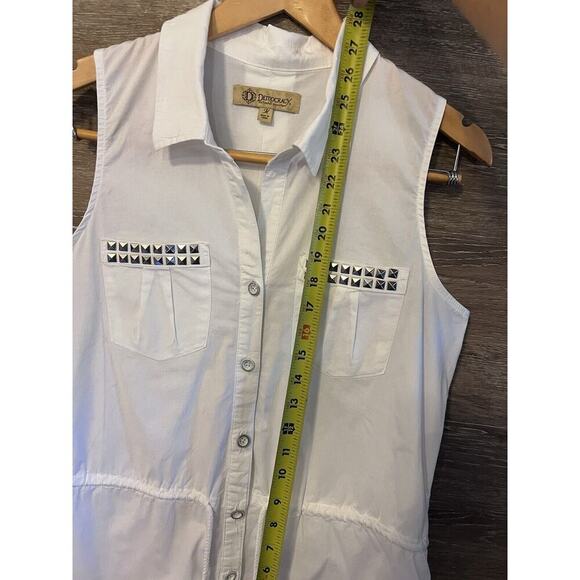 Democracy White Sleeveless Top Poplin Studded Sz medium Layering Fitted Waist - Picture 8 of 9
